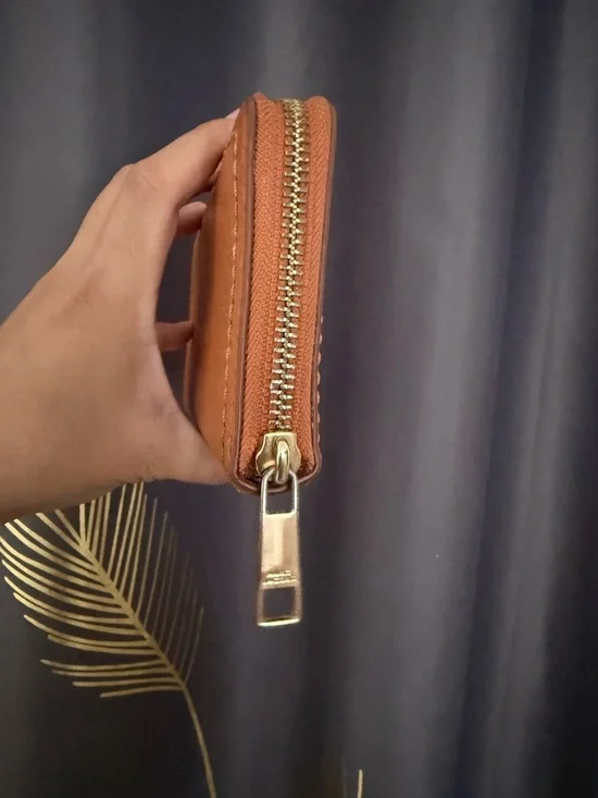 Marc Jacobs Pebbled Leather Zip Wallet in Cognac - Picture 5 of 7